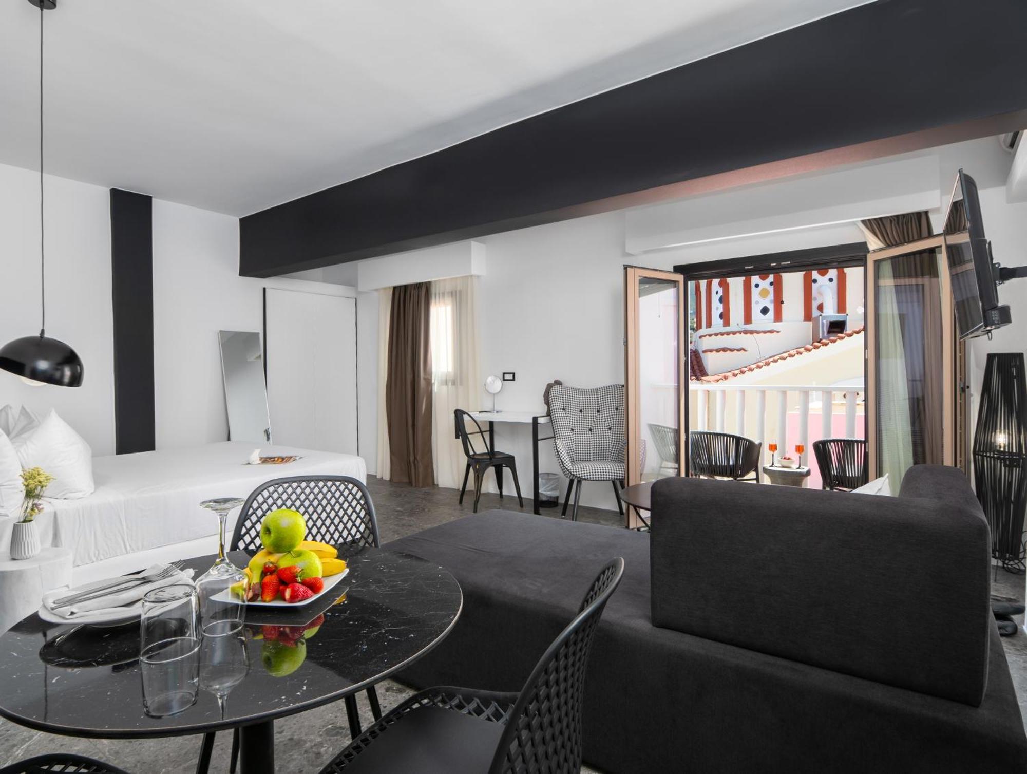 Kalypso Suites Hotel - Adults Only 伊罗达 外观 照片